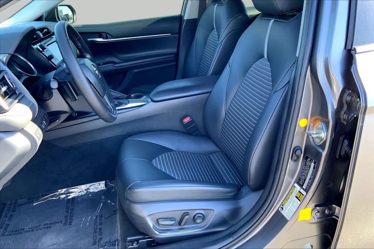 Used 2019 Toyota Camry SE FWD image 7
