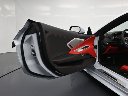 Used 2022 Chevrolet Corvette Stingray Premium Conv w/ Z51 Performance Package RWD image 12