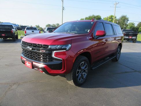 Certified 2023 Chevrolet Suburban Z71 AWD/4WD image 11