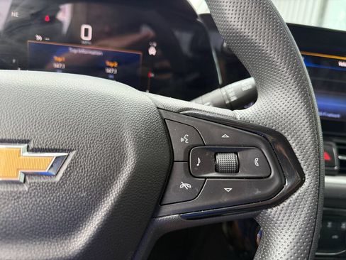 Used 2025 Chevrolet TrailBlazer LT AWD/4WD image 19