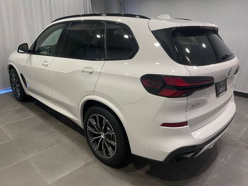 New 2026 BMW X5 xDrive40i w/ M Sport Package image 4