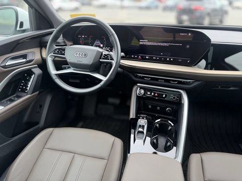Used 2025 Audi Q5 Premium w/ Convenience Package AWD/4WD image 11
