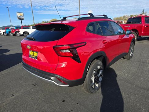 New 2026 Chevrolet Trax LT w/ Driver Confidence Package image 4