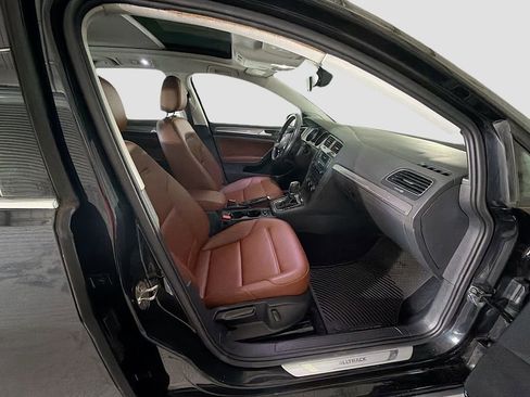 Used 2017 Volkswagen Golf Alltrack SE image 31