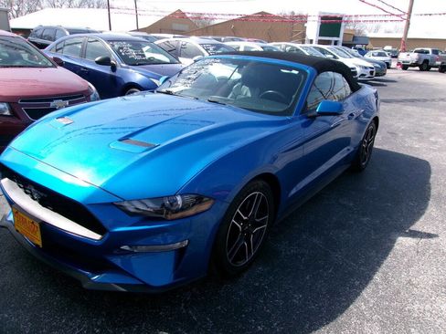 Used 2020 Ford Mustang Premium image 4