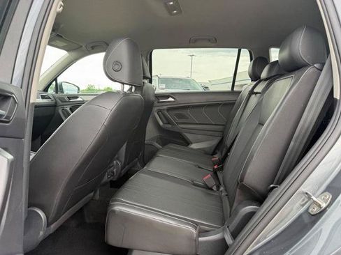 Used 2024 Volkswagen Tiguan SE FWD image 11