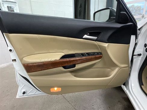 Used 2012 Honda Accord EX-L image 9