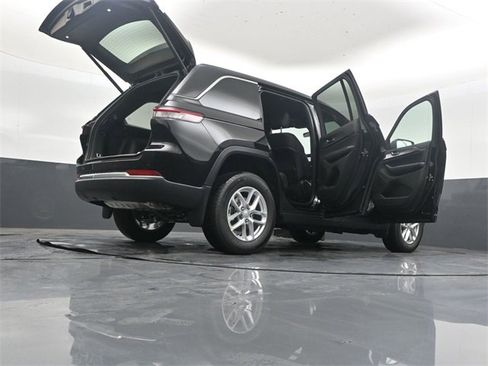 New 2025 Jeep Grand Cherokee Laredo X w/ Luxury Tech Group I image 50