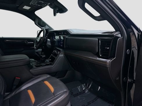 Certified 2025 GMC Sierra 1500 AT4 w/ AT4 Premium Package AWD/4WD image 29