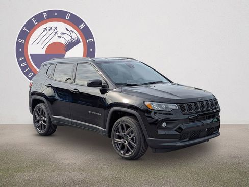New 2026 Jeep Compass Latitude image 2
