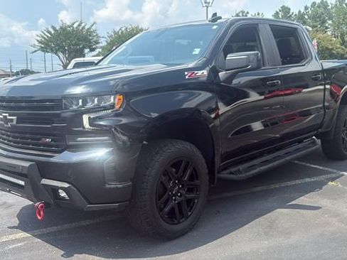 Used 2021 Chevrolet Silverado 1500 LT Trail Boss w/ Convenience Package II AWD/4WD image 3