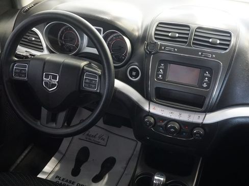 Used 2017 Dodge Journey SXT w/ Comfort/Convenience Group AWD/4WD image 25