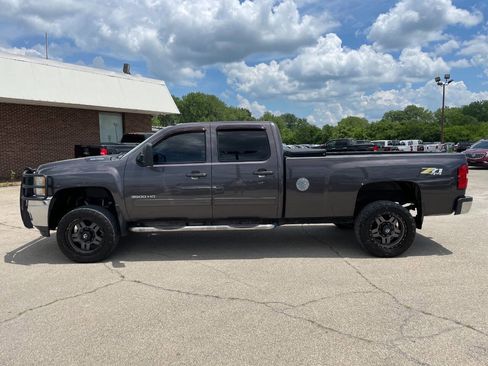 Used 2011 Chevrolet Silverado 3500 LTZ w/ LTZ Plus Package image 2