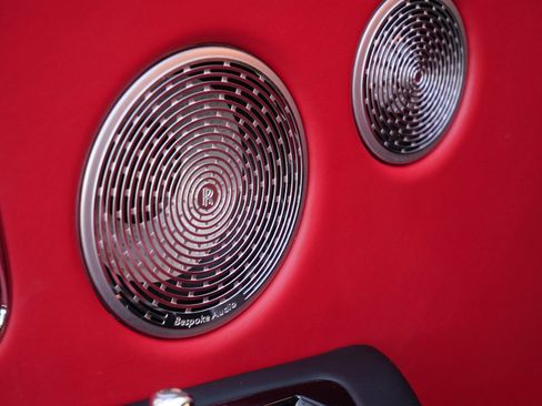 Used 2022 Rolls-Royce Cullinan w/ Cullinan Package image 24