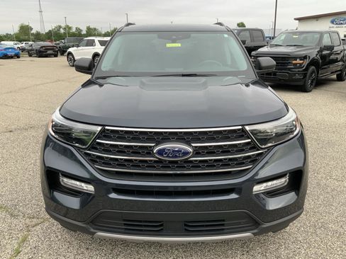 Used 2022 Ford Explorer XLT w/ Equipment Group 202A AWD/4WD image 3