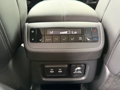New 2026 Nissan Pathfinder Platinum w/ Cargo Package