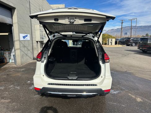Used 2019 Nissan Rogue SV w/ Sun & Sound Touring Package image 21
