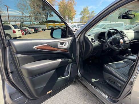 Used 2019 INFINITI QX60 Luxe w/ Sensory Package image 9