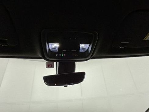 Used 2022 Chevrolet Traverse RS AWD/4WD image 26