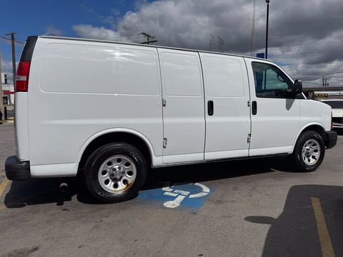 Used 2014 Chevrolet Express 1500 RWD image 4