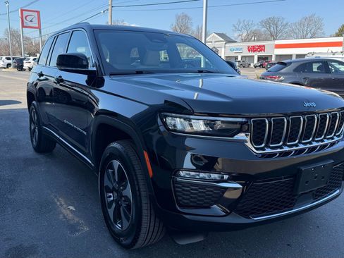 Used 2023 Jeep Grand Cherokee 4WD 4xe image 4