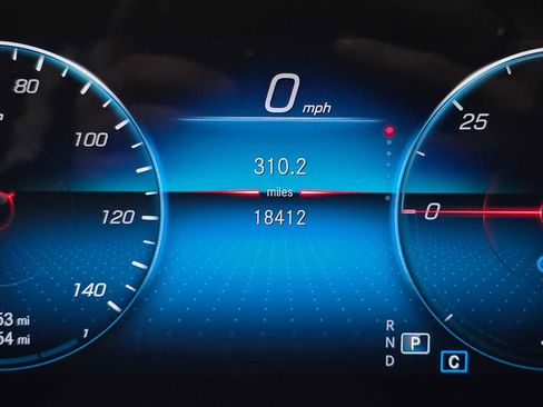 Certified 2023 Mercedes-Benz EQB 300 4MATIC image 25