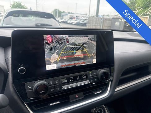 Used 2024 Toyota Grand Highlander XLE FWD image 13