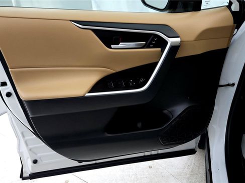 Certified 2023 Toyota RAV4 XLE Premium image 38