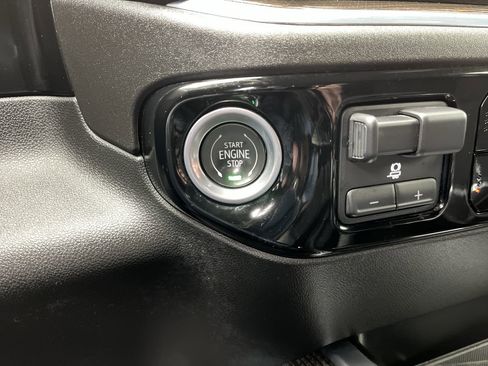 Certified 2024 Chevrolet Silverado 1500 RST w/ Convenience Package II AWD/4WD image 24