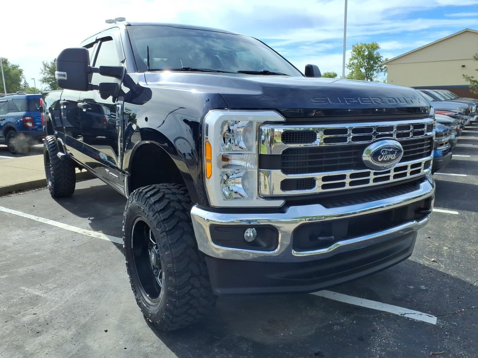 Used 2025 Ford F350 XLT w/ 360-Degree Camera Package AWD/4WD image 1