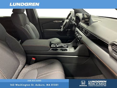 New 2026 Honda Pilot Sport image 9