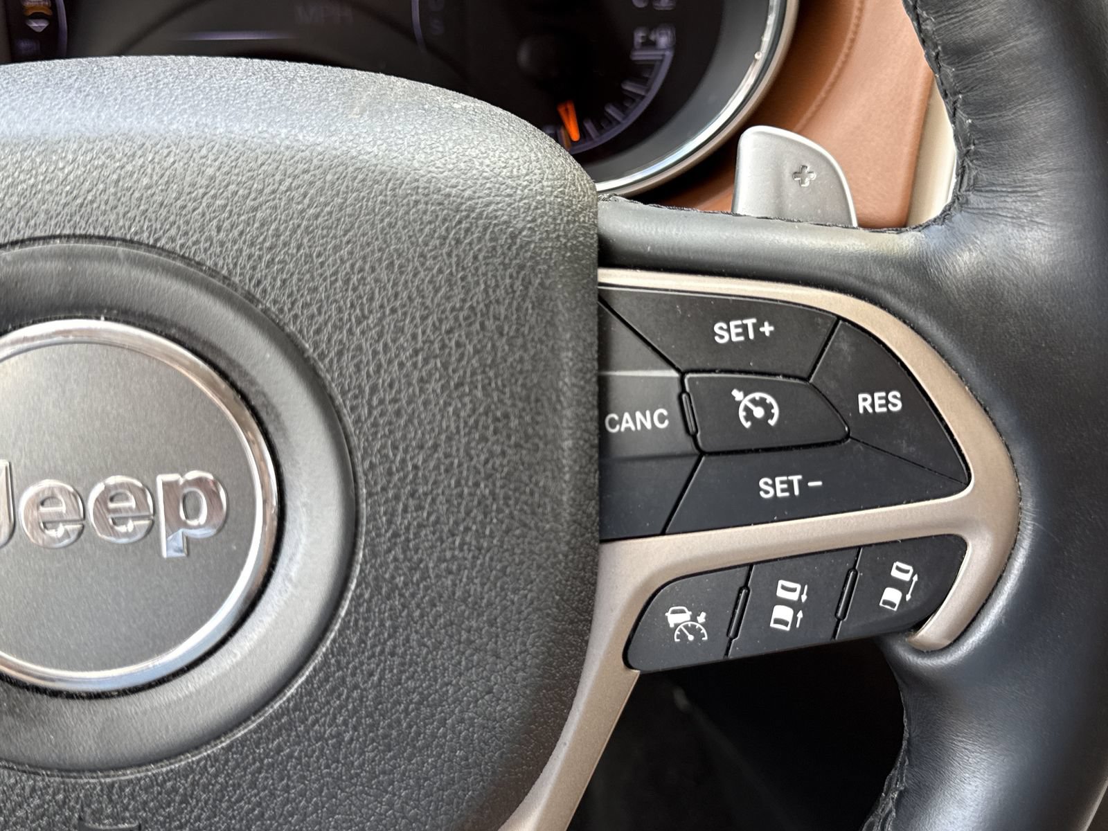 Used 2015 Jeep Grand Cherokee Summit AWD/4WD image 23