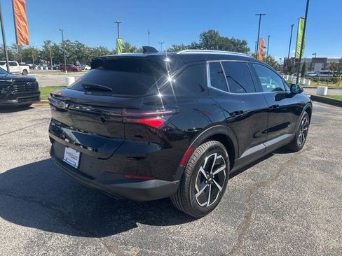 New 2026 Chevrolet Equinox EV LT image 3