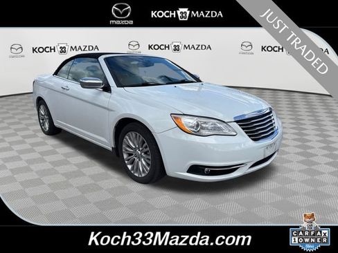 Used 2013 Chrysler 200 Limited image 1