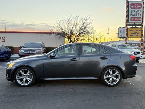 Used 2010 Lexus IS 250 image 2