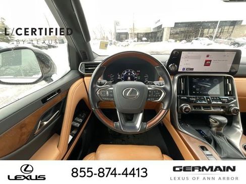 Used 2023 Lexus LX 600 4WD w/ Luxury Package image 15
