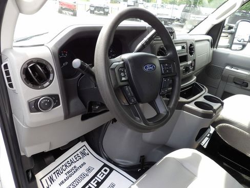 Used 2021 Ford E-350 and Econoline 350 Super Duty RWD image 15
