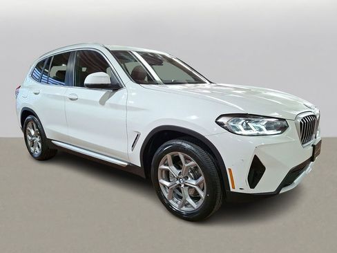 Certified 2023 BMW X3 xDrive30i w/ Premium Package image 3