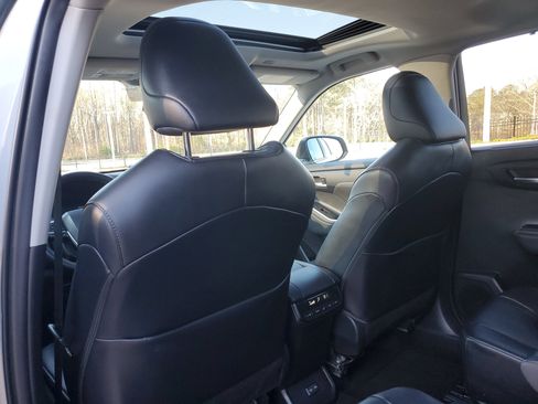 Certified 2023 Toyota Highlander XLE image 13