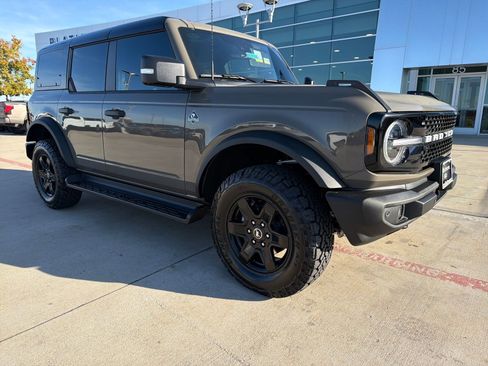 New 2025 Ford Bronco Outer Banks image 7