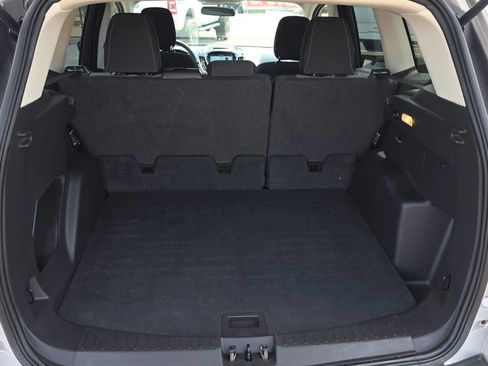 Used 2018 Ford Escape SE w/ SE Sync 3 Package FWD image 19