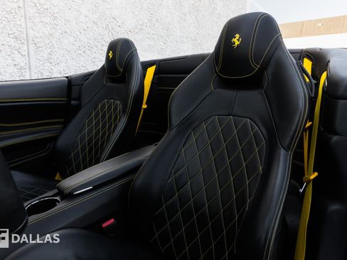 Used 2015 Ferrari California T image 22