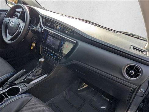 Used 2018 Toyota Corolla SE image 22