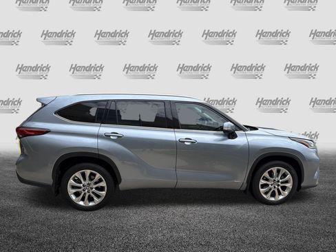 Used 2022 Toyota Highlander Limited AWD/4WD image 11