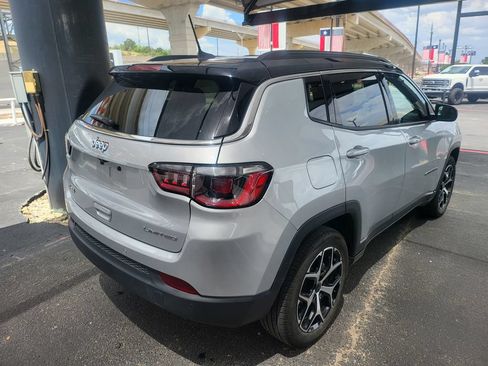 Used 2025 Jeep Compass Limited AWD/4WD image 8