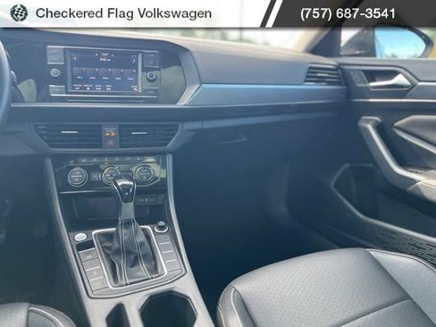 Used 2024 Volkswagen Jetta SE FWD image 30