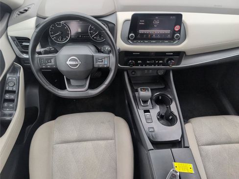 Used 2025 Nissan Rogue SV FWD image 31