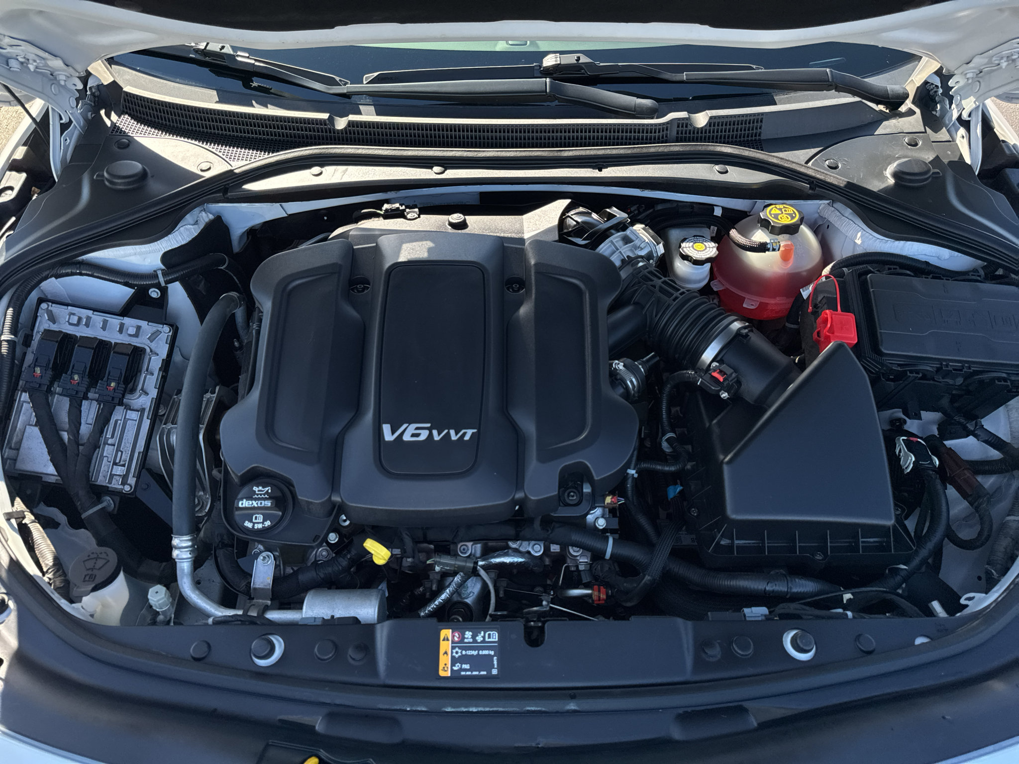 Used 2018 Buick LaCrosse Essence w/ Sun and Shade Package FWD image 17