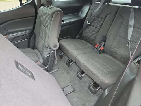 Used 2017 GMC Acadia SLE FWD image 19