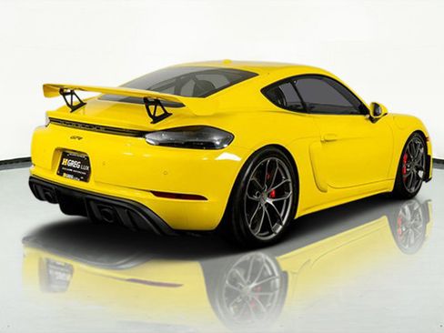 Used 2020 Porsche 718 Cayman GT4 image 6